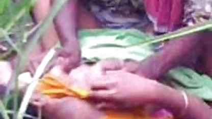 काले और आबनूस (२०१७) के साथ सेक्सी हिंदी फिल्म दिखाएं प्यार