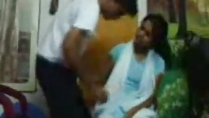एमिली (कामुक सेक्सी मूवी दिखाओ सेक्सी कक्ष सेवा मालिश) (२०१३)