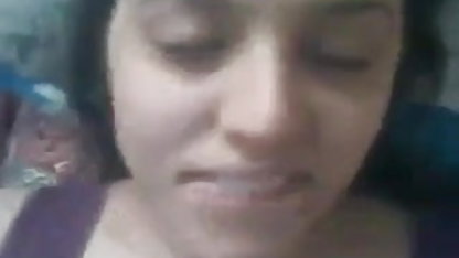 लड़की की भीड़ एक दोस्त था! LESBI हिंदी सेक्सी फिल्म गर्ल