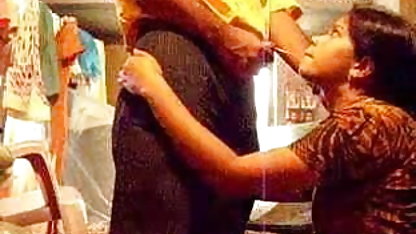 बछड़ा बनाता है मालिश के साथ उसके खुद सेक्सी पिक्चर हिंदी मूवी उल्लू