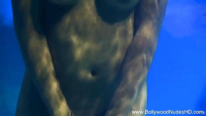 प्यारा सा हिंदी वीडियो फिल्म सेक्सी वीडियो उमा जोली सोफे पर masturbates