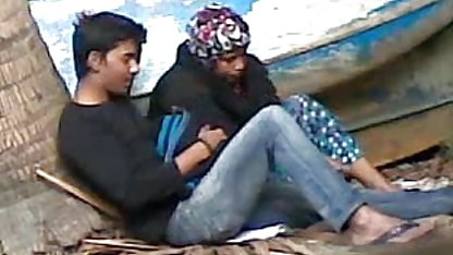 रसोई की मेज पर । सेक्सी फिल्म हिंदी में वीडियो फिल्म